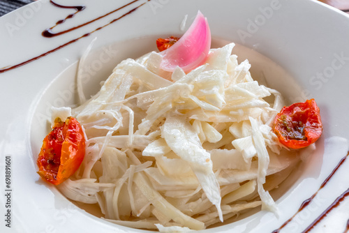 Salade de palmiste, plat gastronomique, île de la Réunion  photo