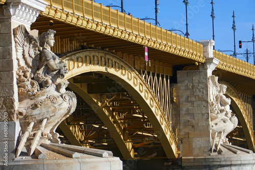 Margaretenbrücke in Budapest photo
