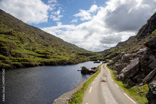 Tipico paesaggio irlandese con un laghetto nel Gap of Dunloe nel Killarney National Park nella contea di Kerry - Ireland photo