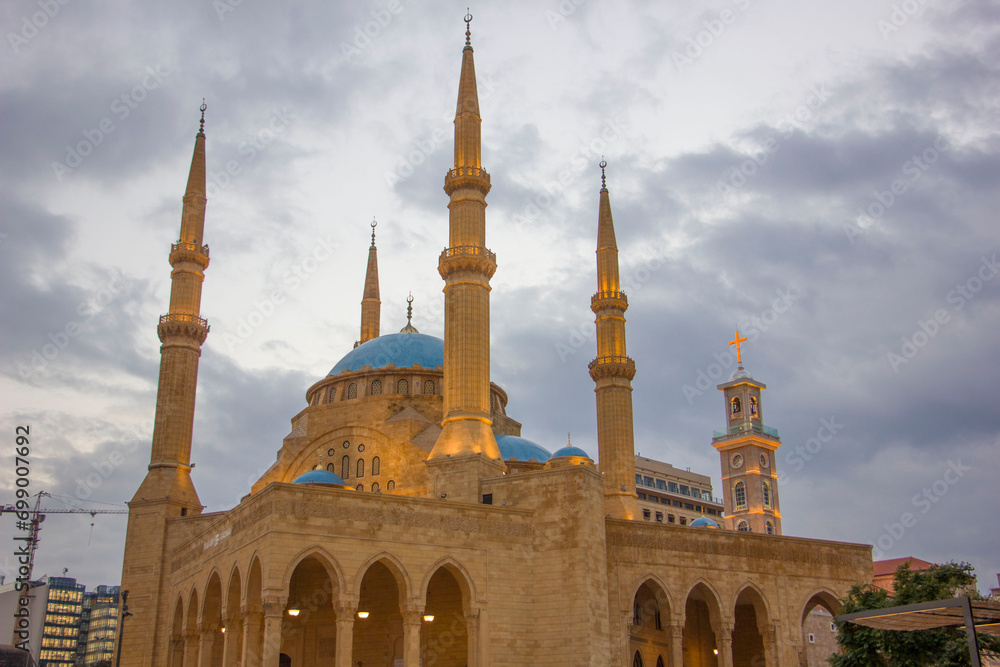 Fototapeta premium Rafik Hariri Mosque, Mohammad Al Amin Mosque 
