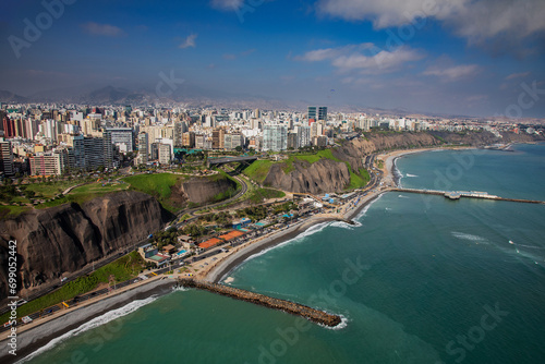 The Malecón de Miraflores is a scenic boardwalk and park area located along the cliffs overlooking the Pacific Ocean in the Miraflores district of Lima, Peru.  © Beto