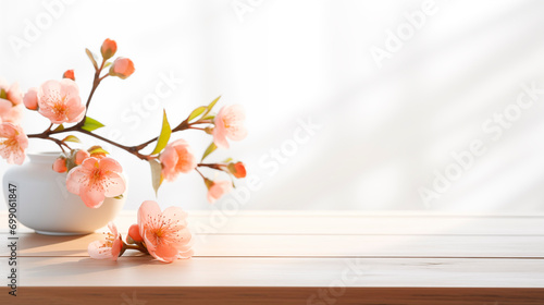 テーブルの上に置かれた桃の花 photo
