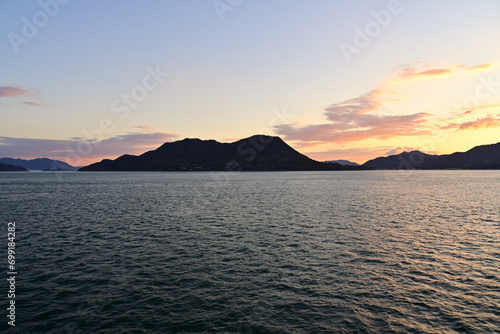 クルーズ船から望む夜明けの瀬戸内海／広島県尾道市