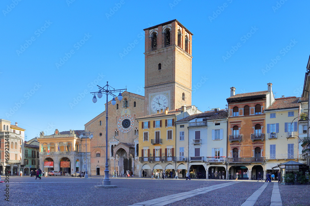 edifici colorati storici di lodi in piazza vittoria in italia, colorful historical buildings of lodi city in italy