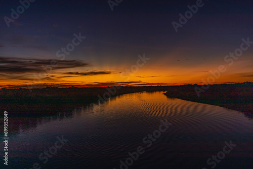 p  r do sol na cidade de Corumb    regi  o do Pantanal Sul  Estado do Mato Grosso do Sul  Brasil