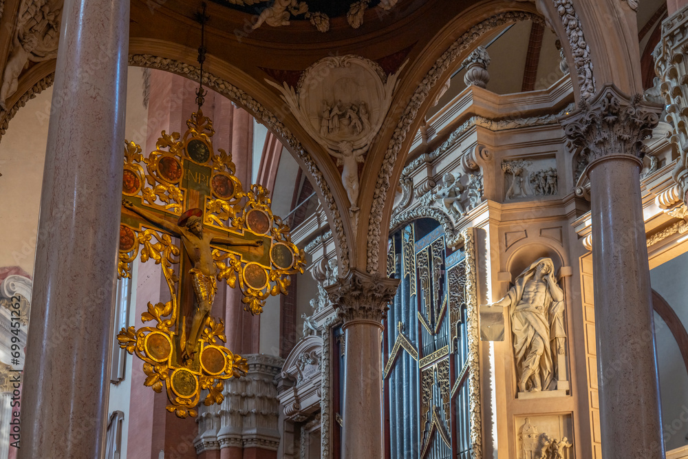 © Aytug Bayer - The Basilica of San Petronio is a minor basilica and church of the Archdiocese of Bologna located in Piazza Maggiore