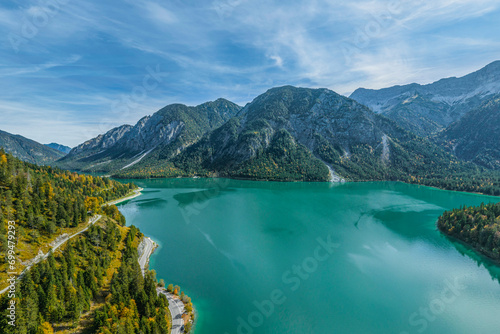 Herrlicher Herbsttag am idyllischen Plansee in Tirol  photo