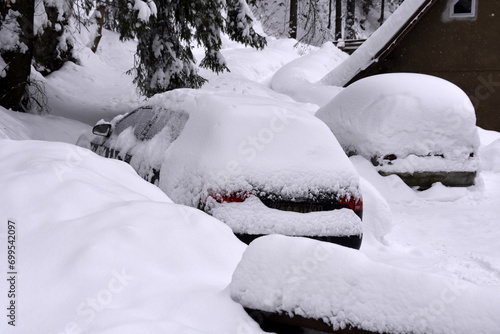 Wallpaper Mural Intensywne opady śniegu, trudne warunki drogowe, załamanie pogody, Zakopane, Polska Torontodigital.ca