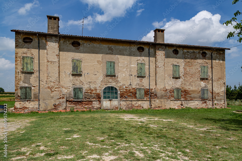 Villa Padronale in Decadenza
