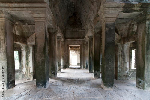  Angkor wat interior