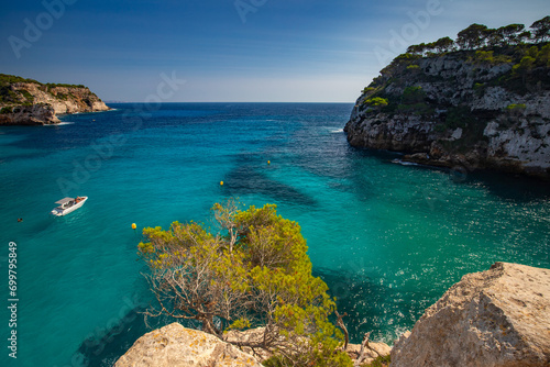 Fototapeta Naklejka Na Ścianę i Meble -  Letni urlop i wakacje na wyspie Menorca, krajobraz