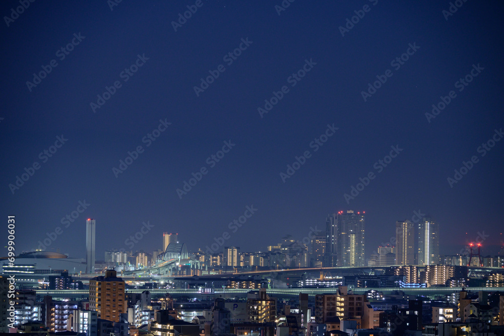 夜明け前の神戸の街。