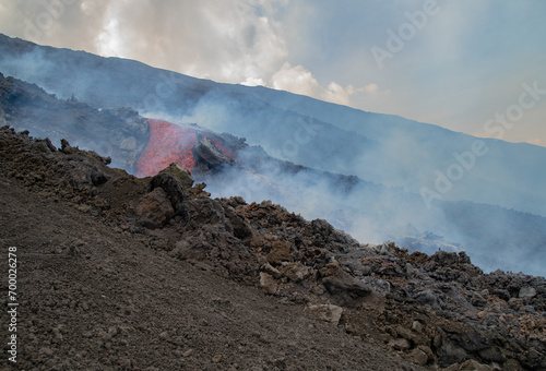 Obraz na płótnie Eruptive vent with lava emis at the top of the Etna volcano w salonie