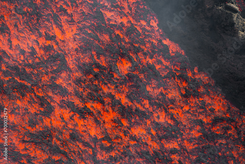 Obraz na płótnie Eruptive vent with lava emis at the top of the Etna volcano w salonie