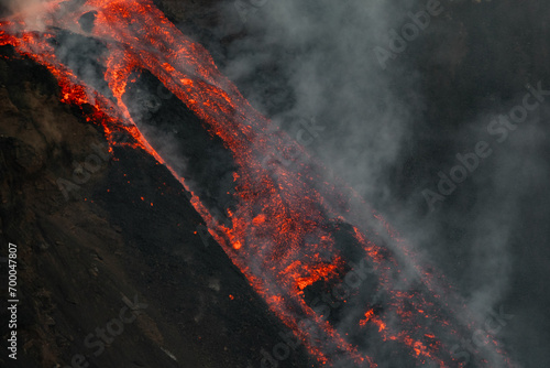 Obraz na płótnie Eruptive vent with lava emis at the top of the Etna volcano w salonie