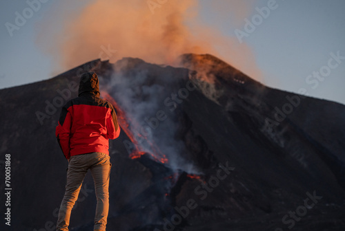 Obraz na płótnie Eruptive vent with lava emis at the top of the Etna volcano w salonie
