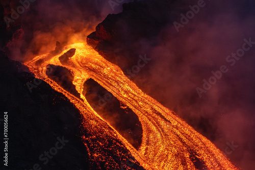 Obraz na płótnie Eruptive vent with lava emis at the top of the Etna volcano w salonie