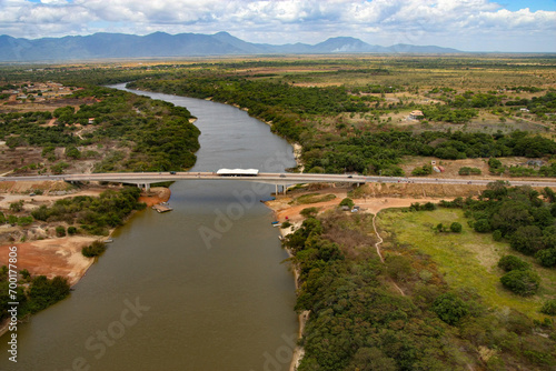Ponte sobre o rio Tacutu, rodovia BR401, próximo ao Município de Bonfim com Lethen, região do Essequibo, Amazônia, estado de Roraima  - Fronteira do Brasil com a Guiana photo