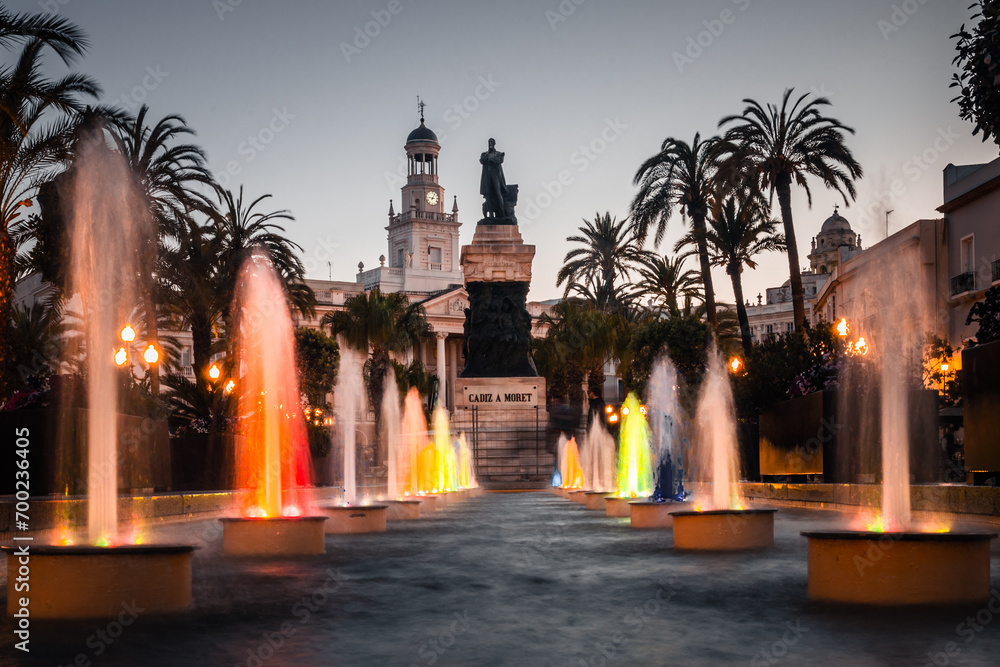 fountain at night in Cadiz, Spain - obrazy, fototapety, plakaty 