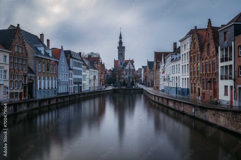 Long exposure of Spiegelrei canal and building in Bruges