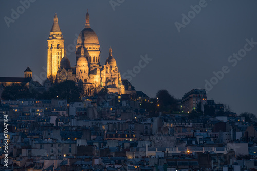 Bild auf Leinwand Evening view of Montmartre and Sacre Coeur