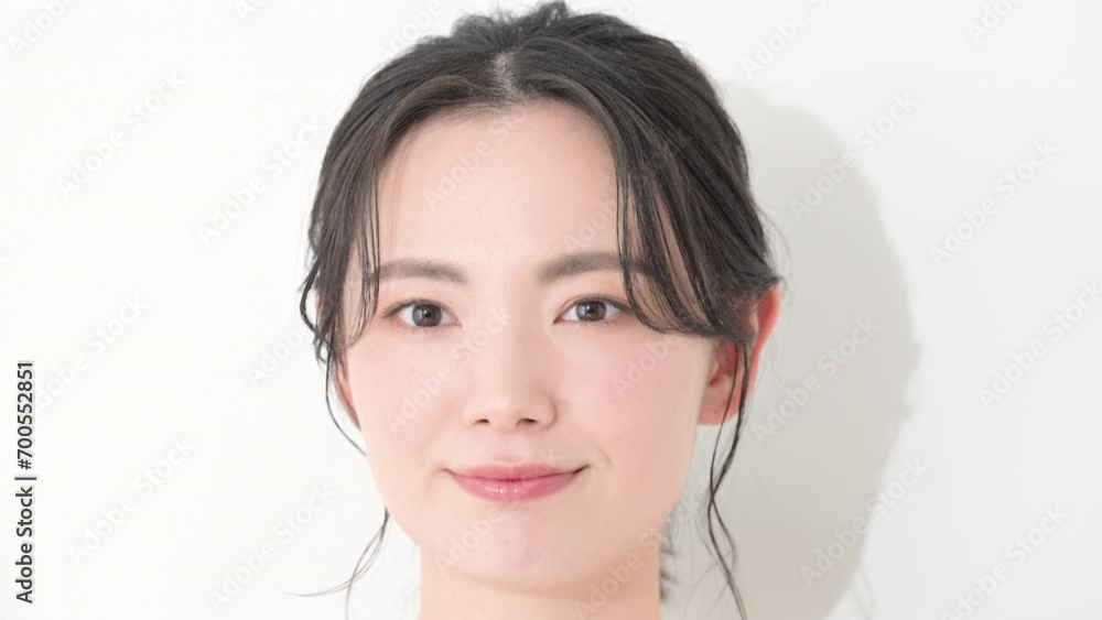 顔や目元のクローズアップ のスロー動画 笑顔で瞬きして目を閉じるカメラ目線のスロー動画
顔や目元のクローズアップ のスロー動画 笑顔で瞬きして目を閉じるカメラ目線のスロー動画