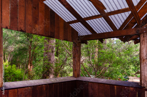 Obraz na płótnie Shelters along the The Bibbulmun Track The Track is a long-distance walk trail in Western Australia. It runs from Kalamunda in the east of Perth to Albany, and is 1,003.1 kilometres long. w salonie