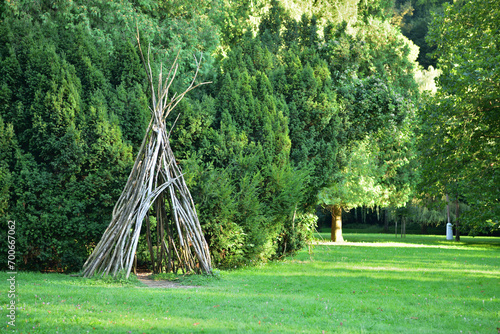 Obraz na płótnie Indian wooden tent for children to play in the park
w salonie