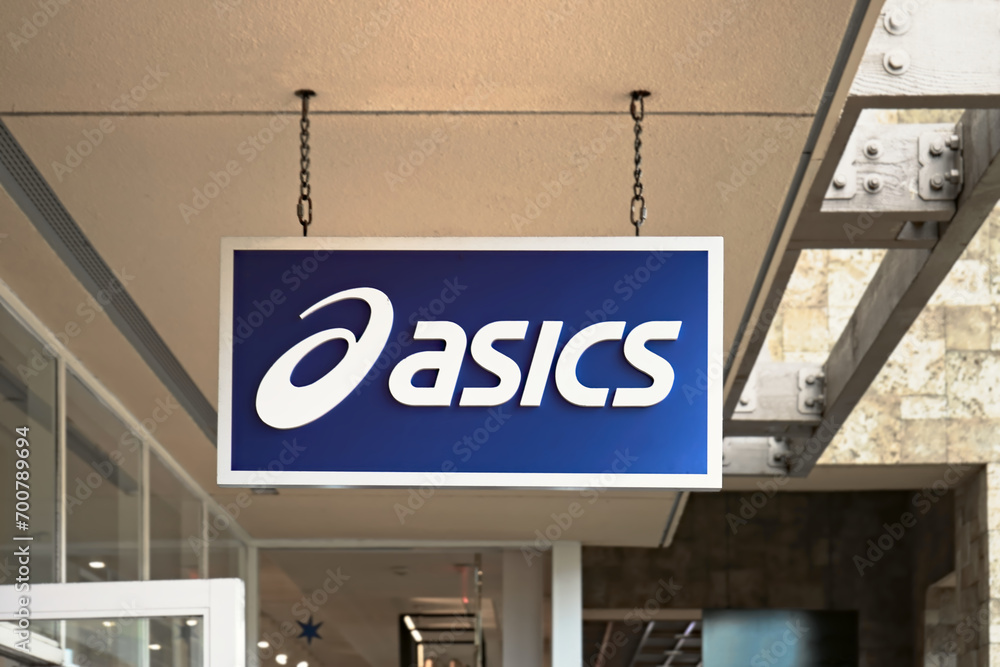 asics outlet waikele