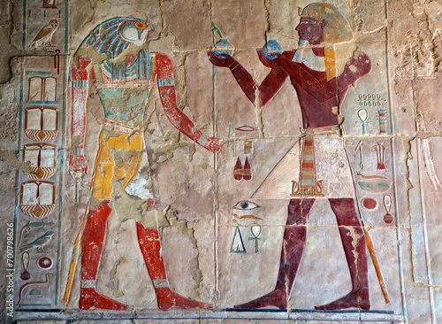 Totentempel der Hatschepsut in Deir el-Bahari bei Theben, Ägypten, Malereien und Wandreliefs