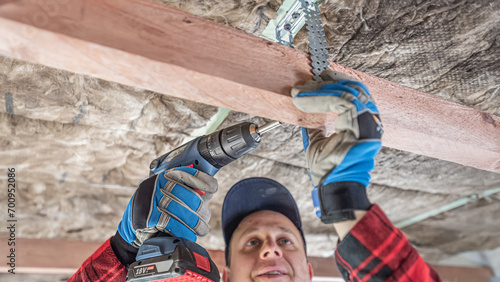 Εκτύπωση καμβά Lowering and insulate the ceiling