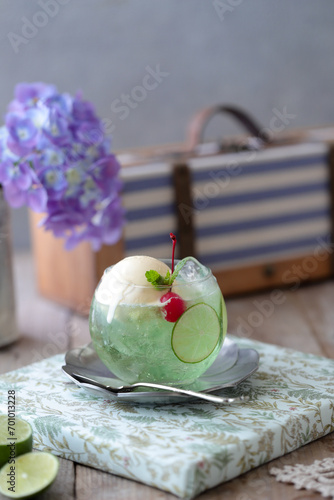 メロンソーダのアイスクリームフロート