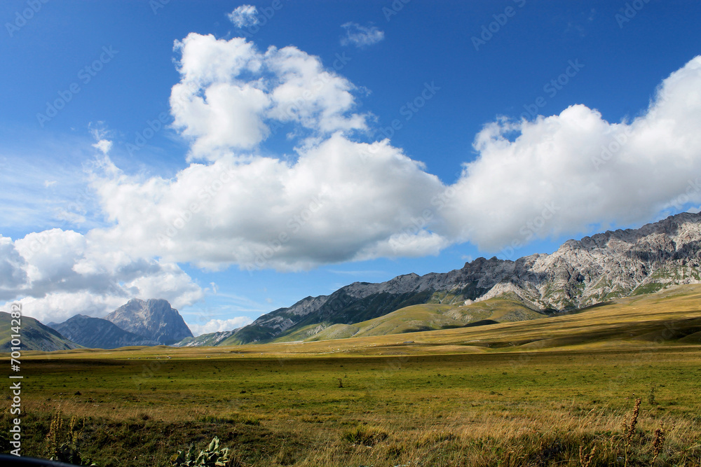 Obraz premium scenic view of Campo Imperatore in summer 