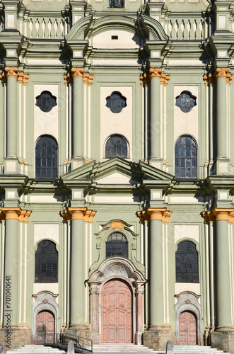 Ehemaliges Zisterzienser Kloster Fürstenfeld in Fürstenfeldbruck, Bayern, Deutschland, Frontfassade der Kirche