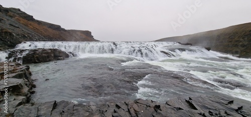 Island: Wasserfälle, Natur pur.