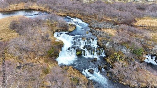 Island: Wasserfälle, Natur pur.