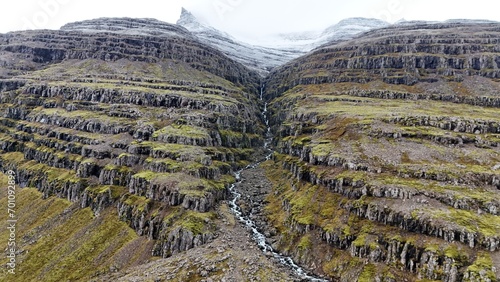 Island: Wasserfälle, Natur pur.