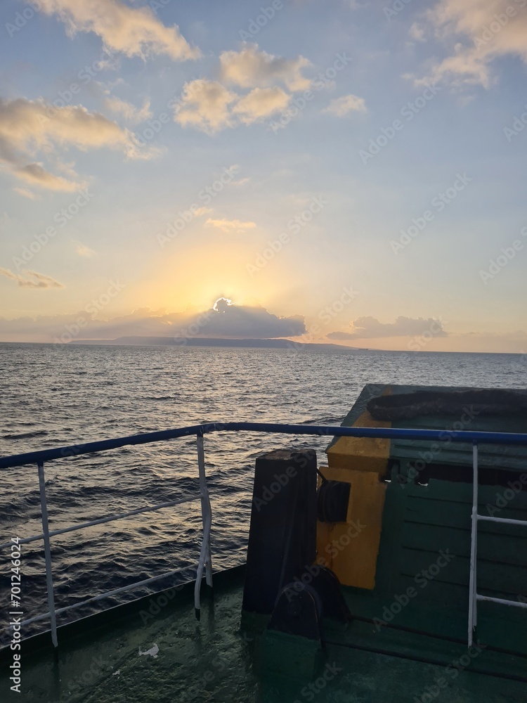 Obraz premium sunset over the sea