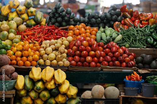 Fototapeta Naklejka Na Ścianę i Meble -  Fruit and vegetable at market on the outskirts of Riobamba, Ecuador