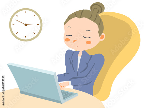 オフィスでpc操作する女性