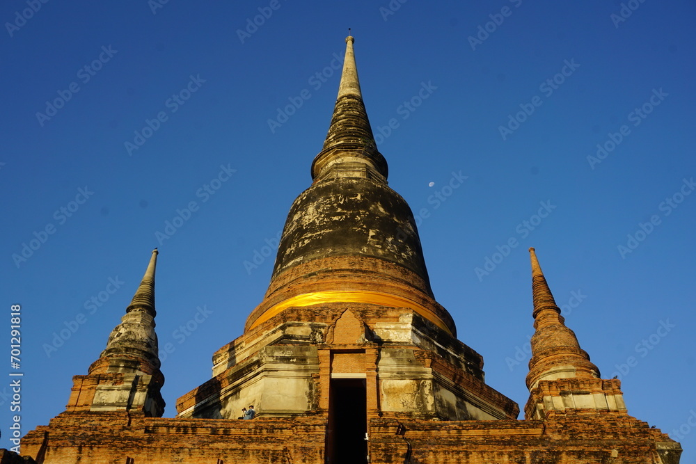 Fototapeta premium Wat Yai Chai Mongkhon, Ayutthaya, Thailand in early morning