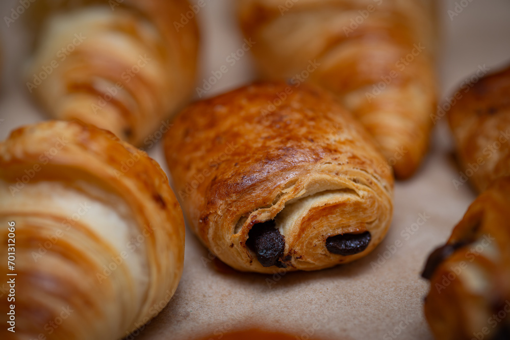 Détails of fresh French croissant straight out of the oven 