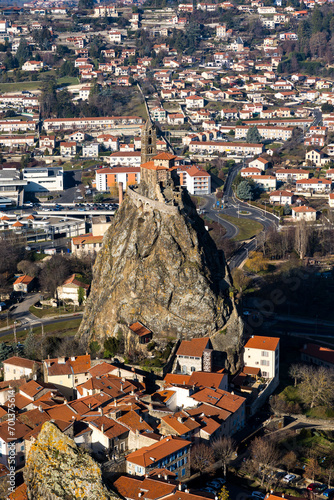 Église Saint-Michel d’Aiguilhe sur son rocher dominant la ville près du Puy-en-Velay en Auvergne, depuis le Rocher Corneille photo