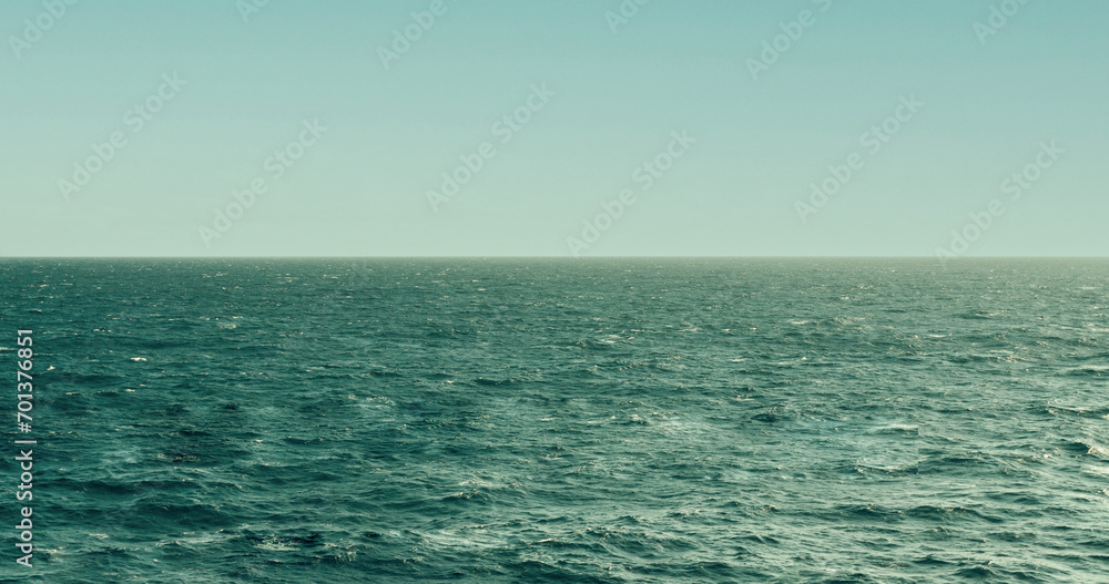 Obraz premium Green Sea and Sky