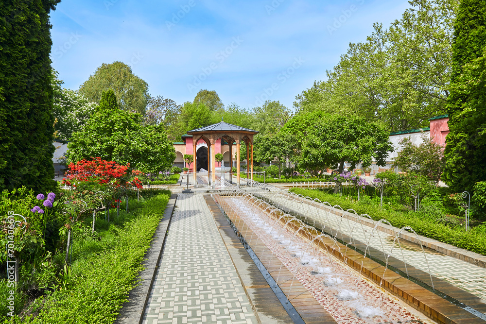 Obraz premium Idyllic Moorish garden in Mahrzahn, Berlin, Germany. Similar to the alhambra in granada, spain.