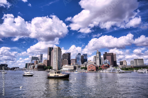 Obraz na płótnie The Boston, Massachusetts skyline from Boston Harbor. w salonie
