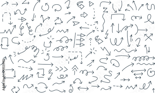 色々な形をした、シンプルな手描きの矢印の線画セット photo