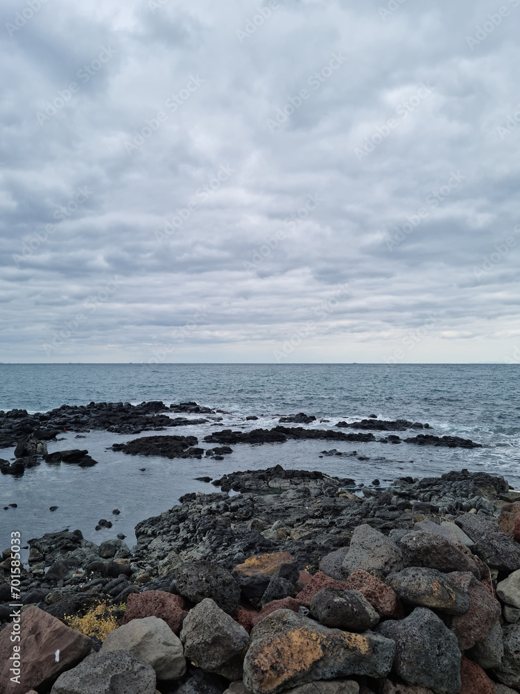 This is a Jeju Island beach with basalt rocks.
This is a Jeju Island beach with basalt rocks.