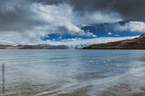 Fototapeta Naklejka Na Ścianę i Meble -  Winter Scene: Frozen Lake Tso Moriri, Ladakh, India