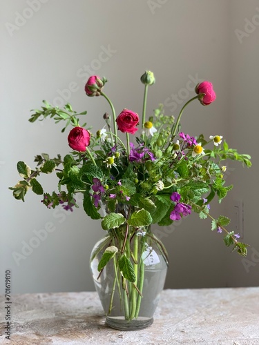Wallpaper Mural flowers in a vase Torontodigital.ca
